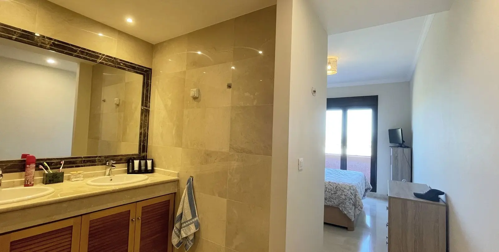 Продажа дома на две семьи в Estepona 14