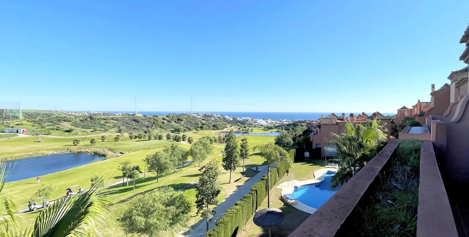 Продажа дома на две семьи в Estepona 18