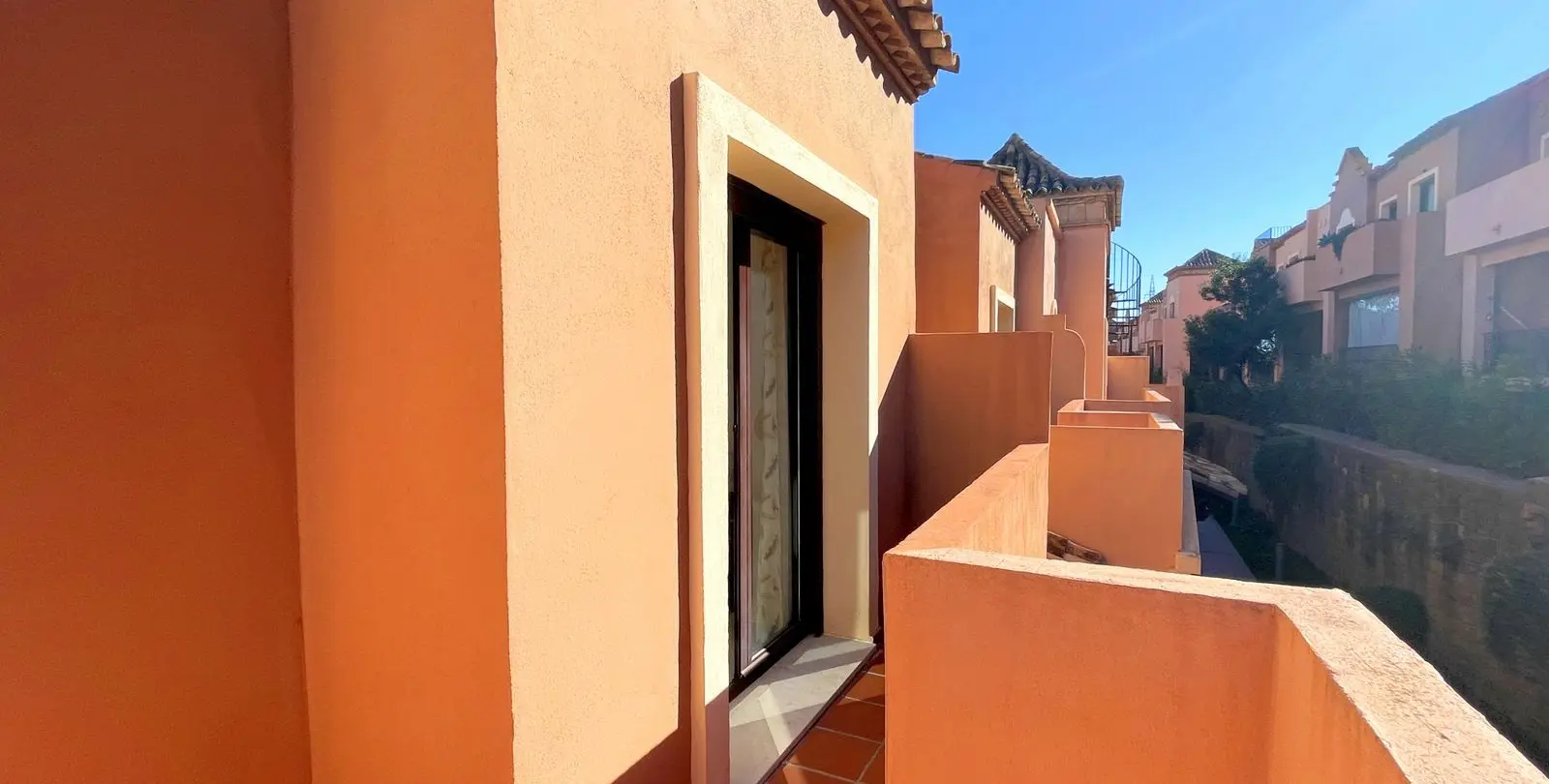Продажа дома на две семьи в Estepona 19