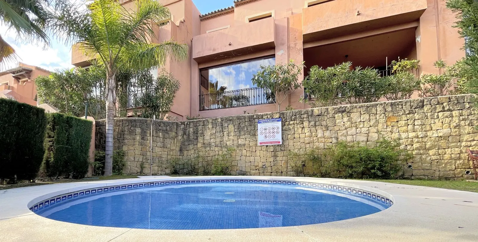 Продажа дома на две семьи в Estepona 20