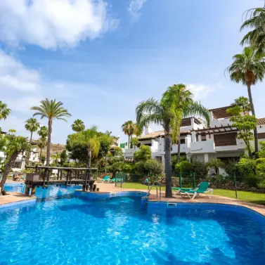 Sale of townhouse in El Paraiso