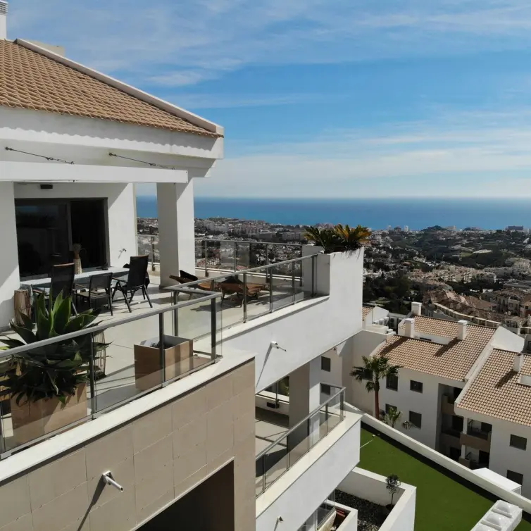 Продажа двухуровневого пентхауса в Benalmadena