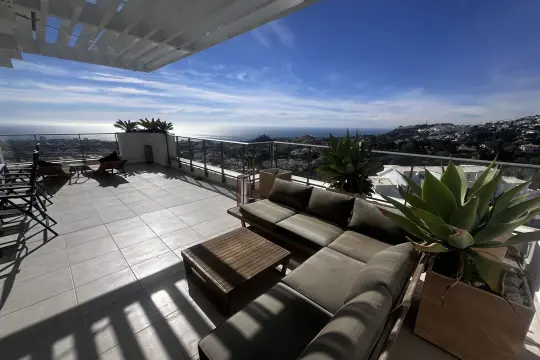 Image 4 thumb