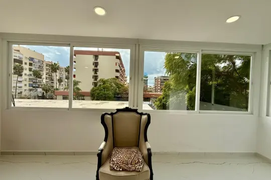 Image 6 thumb