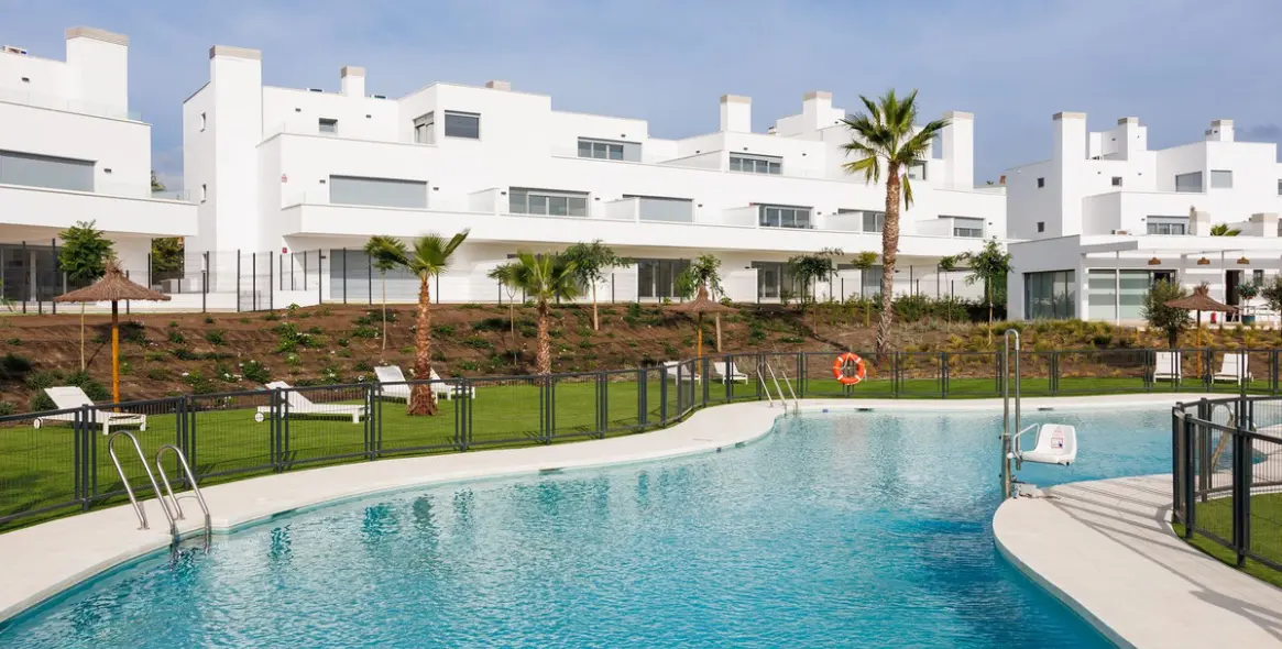 Sale of middle floor apartment in Cancelada 4