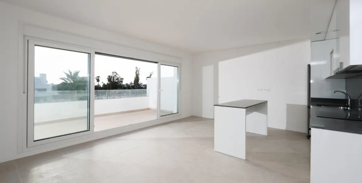 Sale of middle floor apartment in Cancelada 12