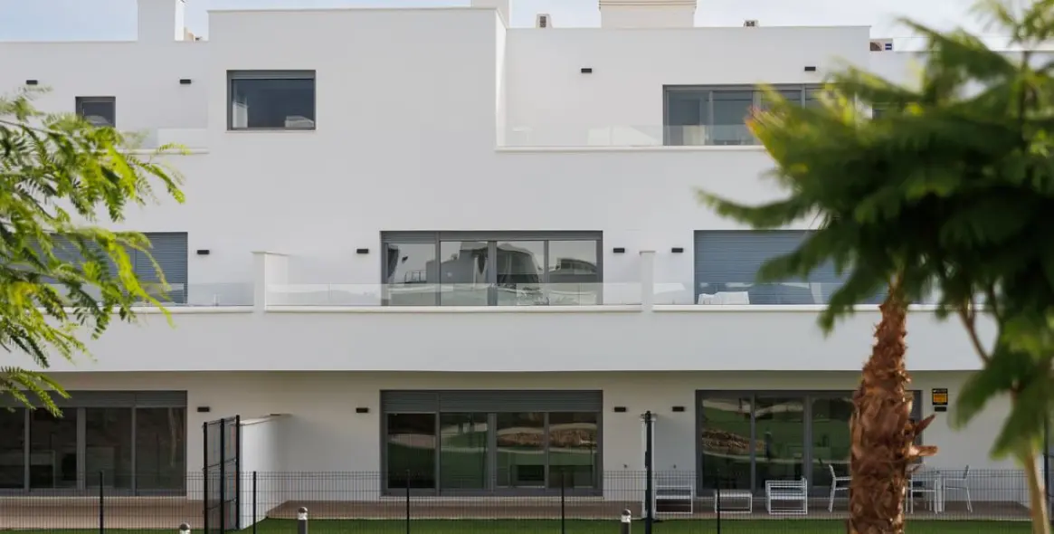 Sale of middle floor apartment in Cancelada 17