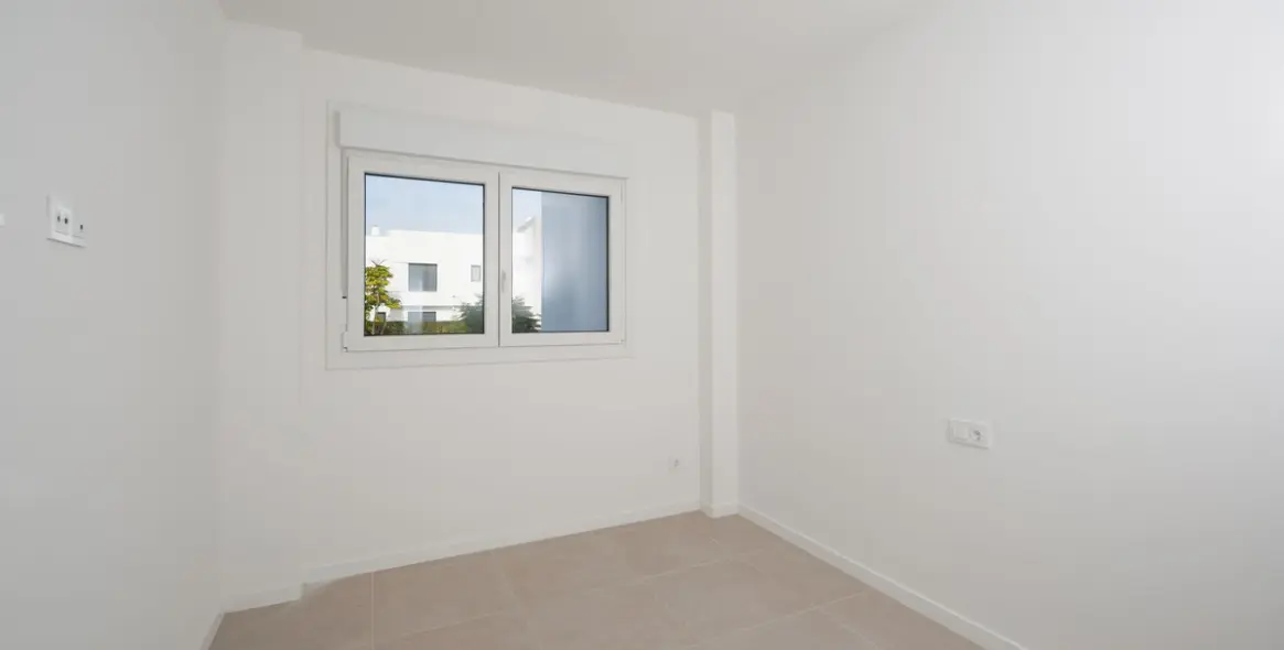 Sale of middle floor apartment in Cancelada 24