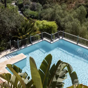 Venta de apartamento en planta media en Benahavís