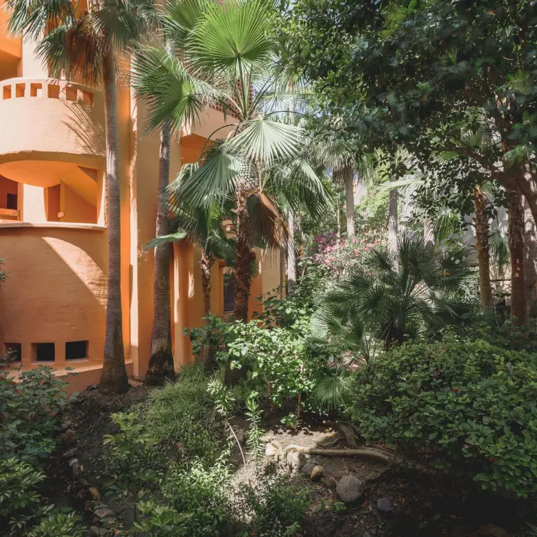 Venta de apartamento en planta media en Benahavís
