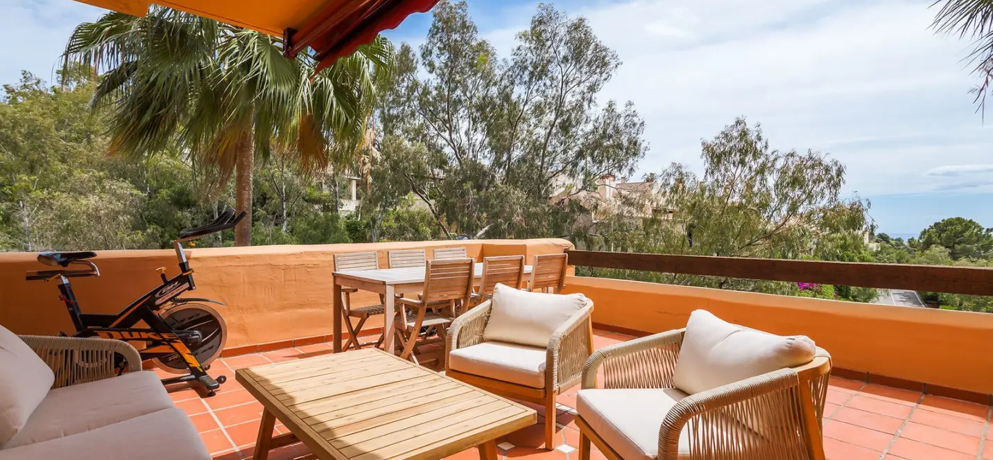 Venta de apartamento en planta media en Benahavís 4