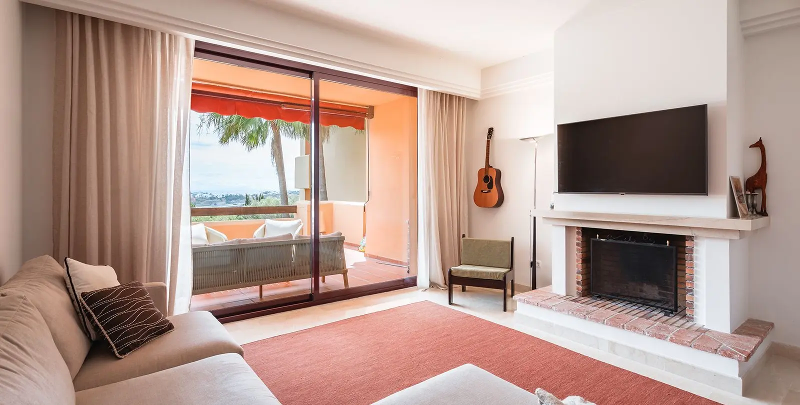 Sale of middle floor apartment in Benahavís 7