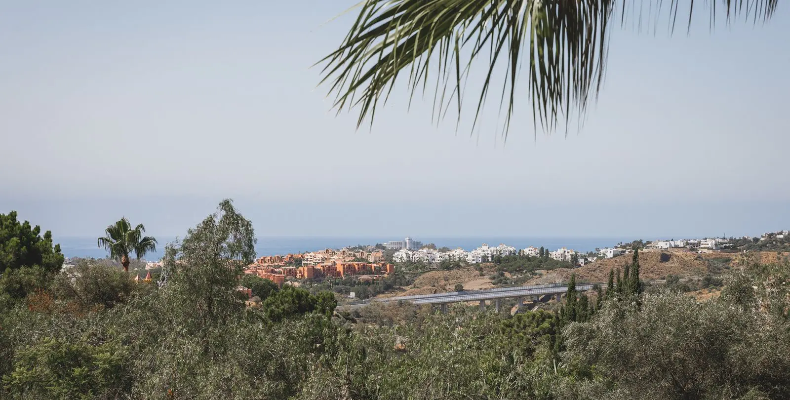 Sale of middle floor apartment in Benahavís 22