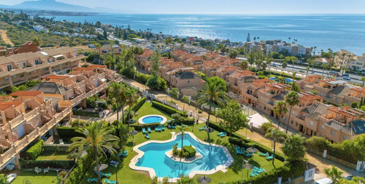 Продажа таунхауса в Estepona 1
