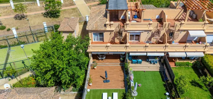 Продажа таунхауса в Estepona 2