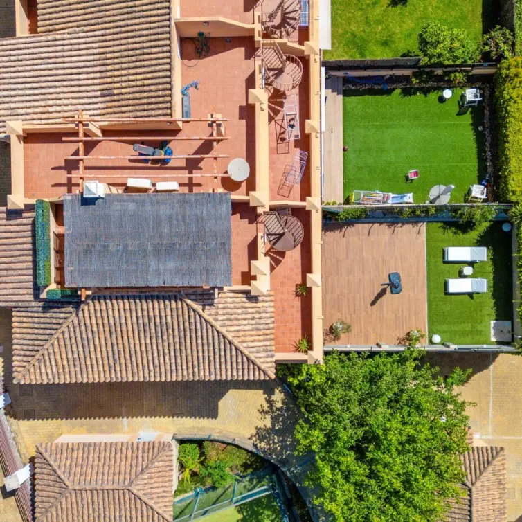 Продажа дома на две семьи в Estepona