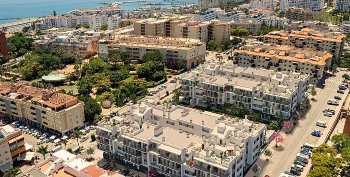 Продажа апартаментов на среднем этаже в Estepona 2