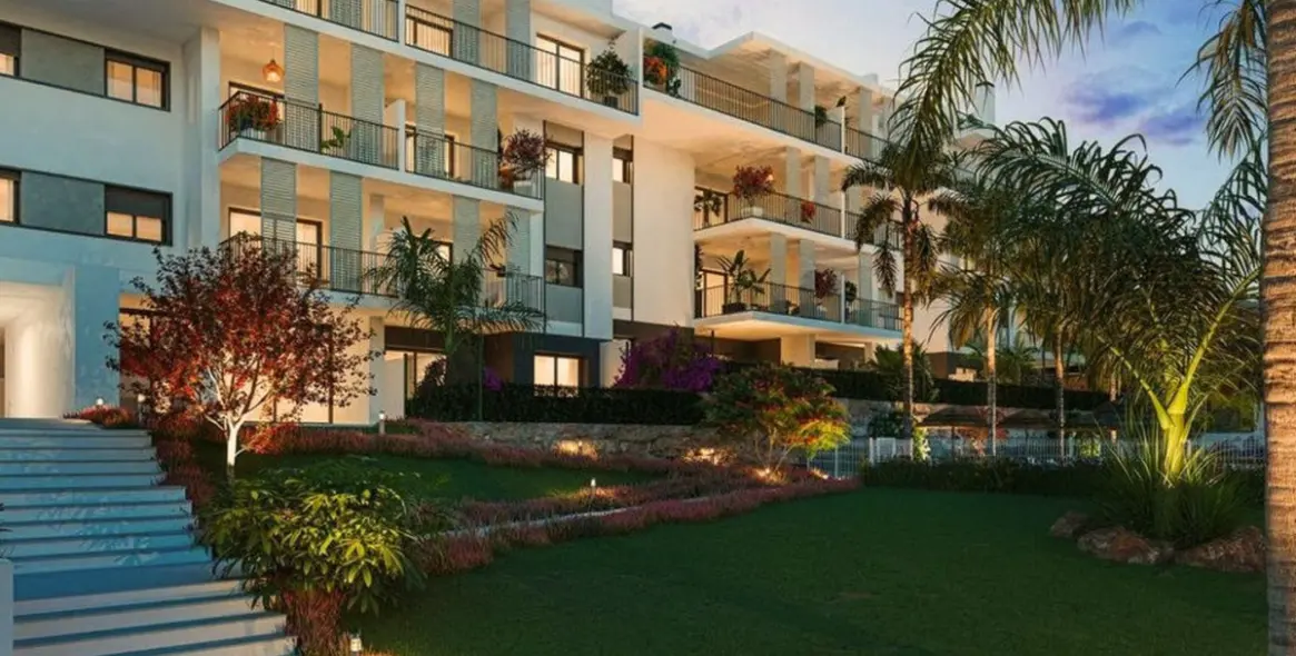 Продажа апартаментов на среднем этаже в Estepona 4