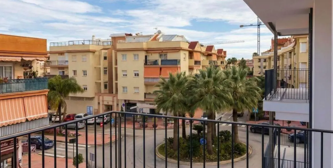 Продажа апартаментов на среднем этаже в Estepona 14