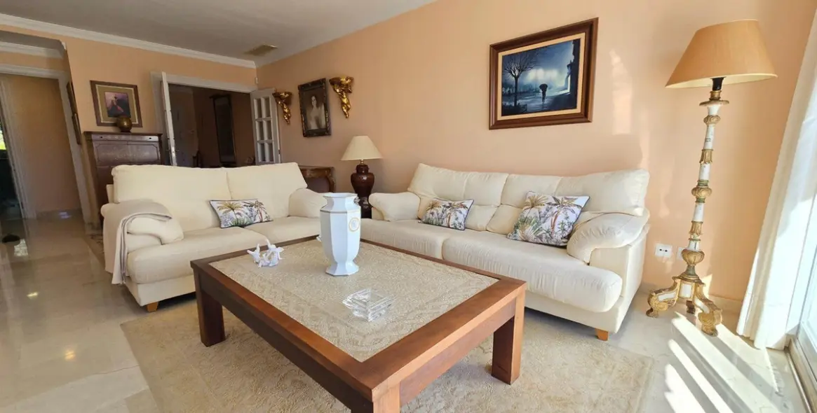 Venta de apartamento en planta baja en La Quinta 4