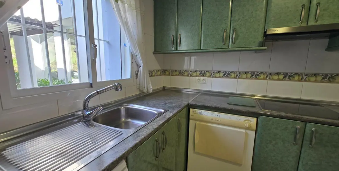 Venta de apartamento en planta baja en La Quinta 28