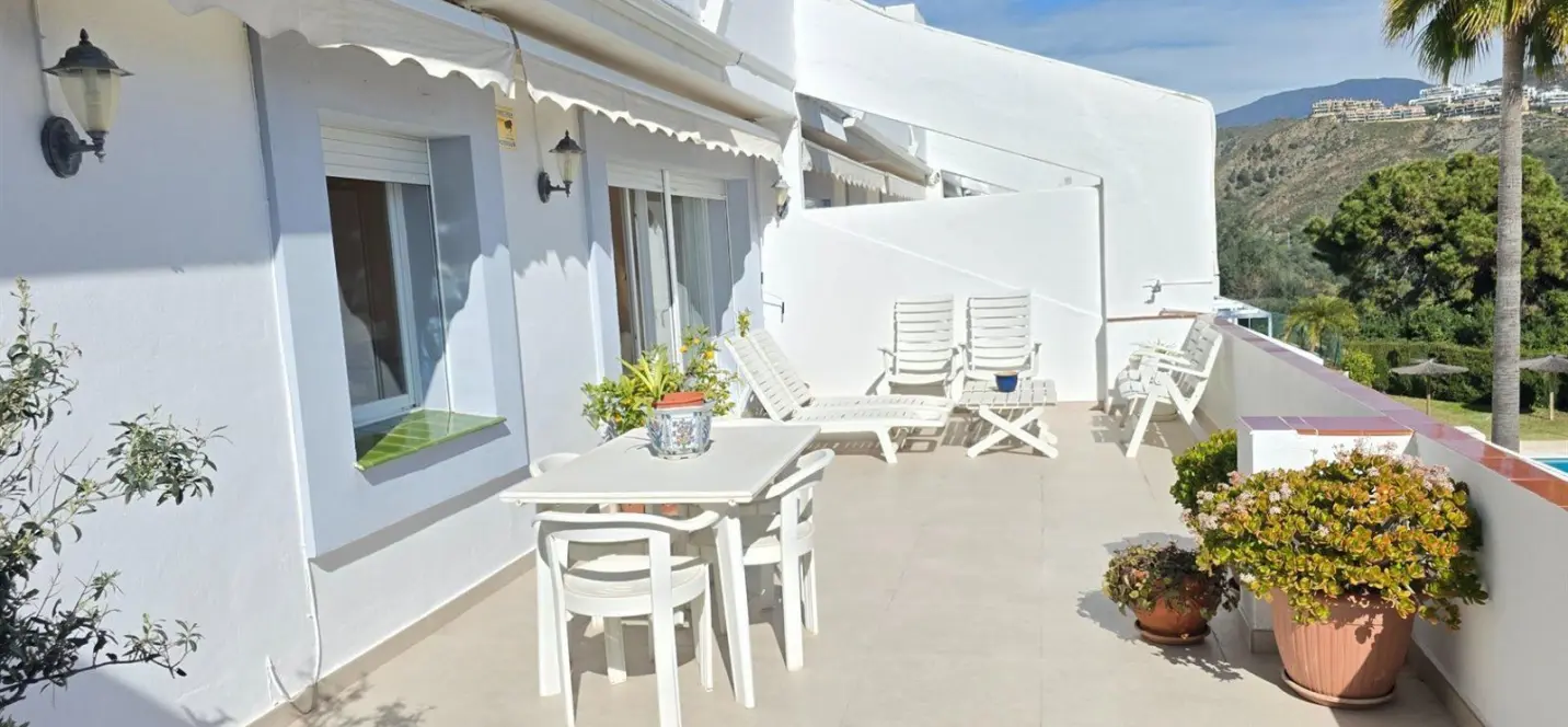 Sale of ground floor apartment in La Quinta 0