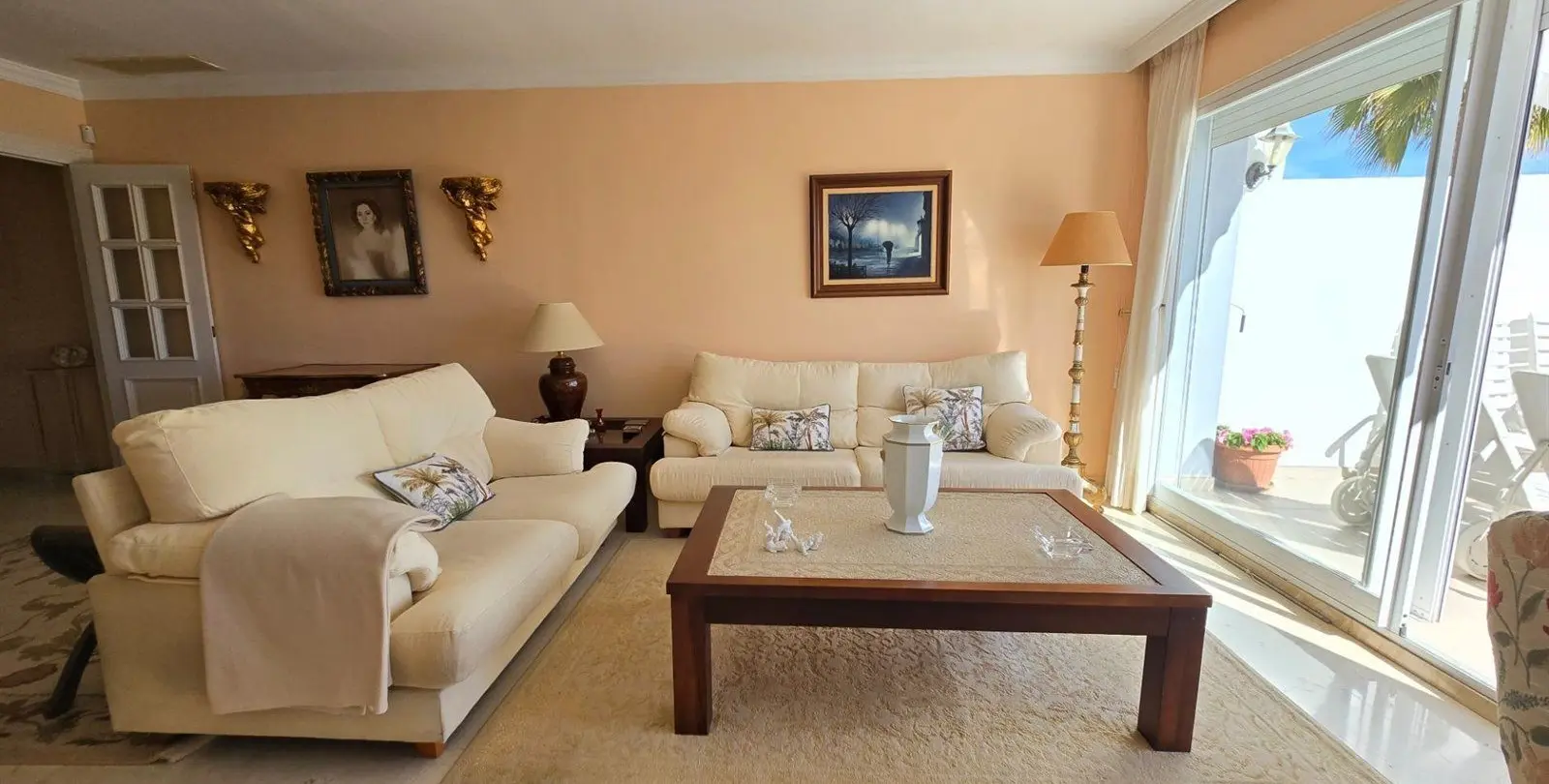 Venta de apartamento en planta baja en La Quinta 17
