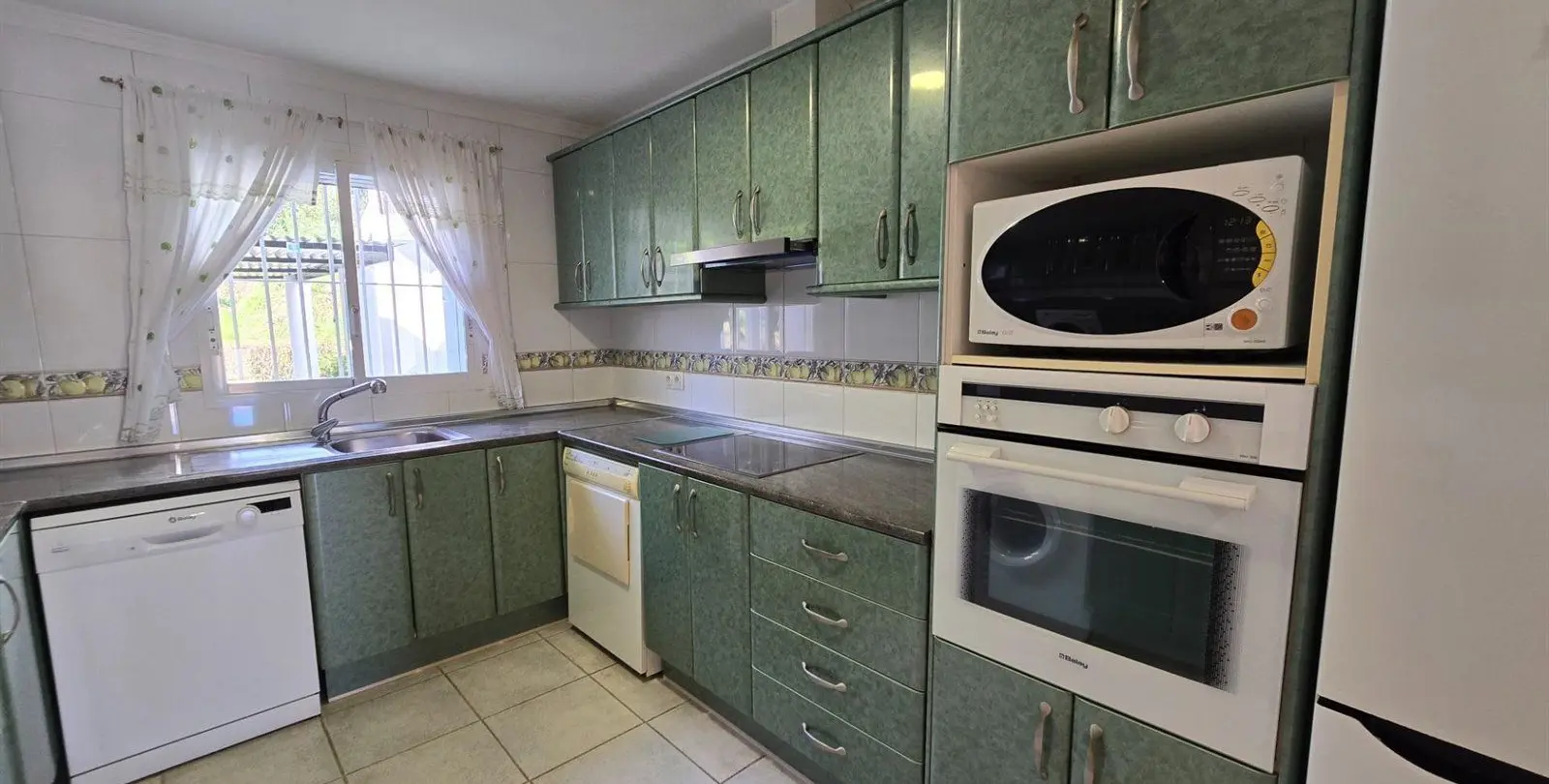 Venta de apartamento en planta baja en La Quinta 24