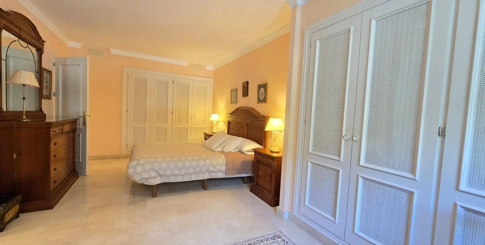 Venta de apartamento en planta baja en La Quinta 35