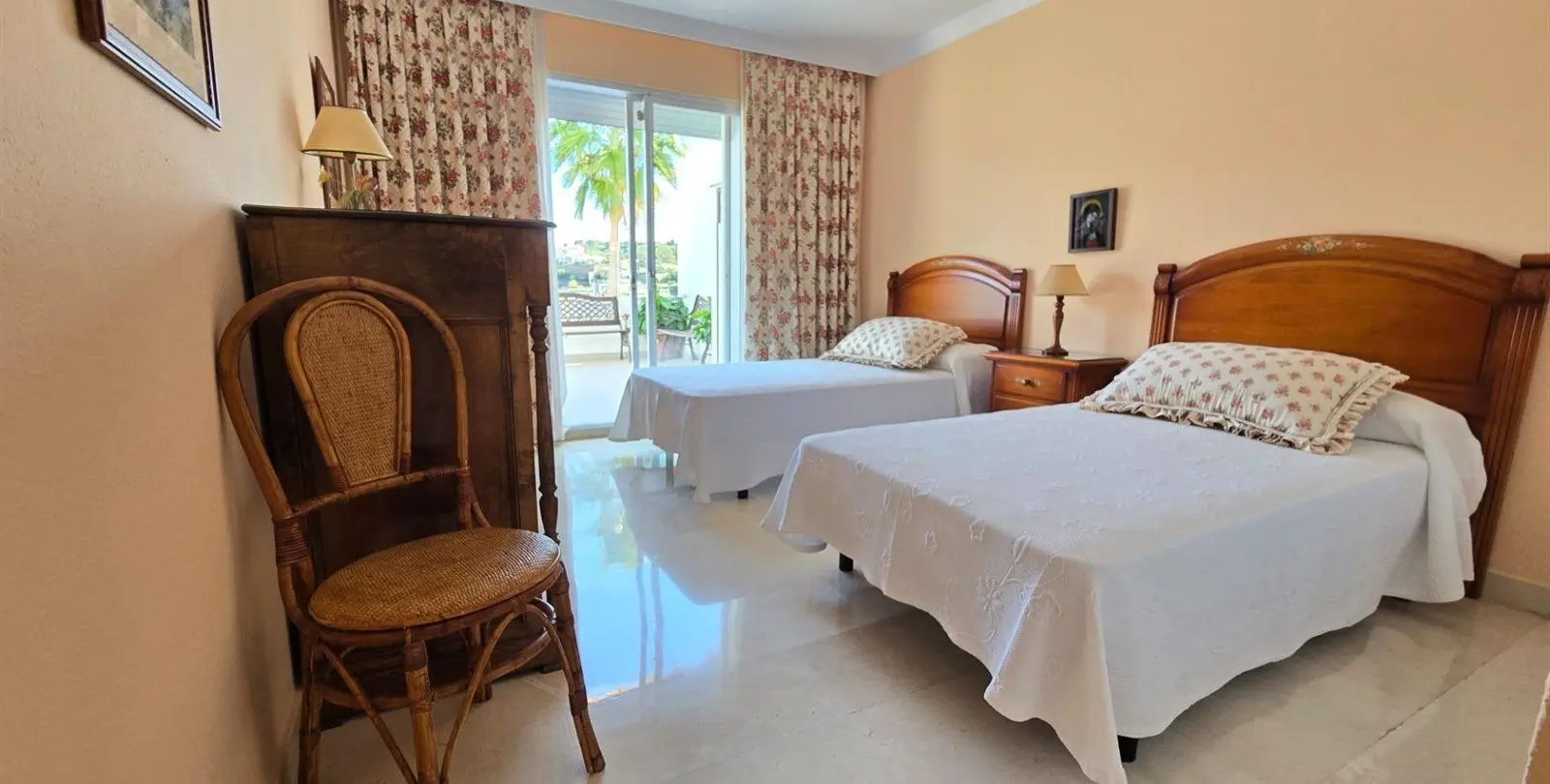 Venta de apartamento en planta baja en La Quinta 39