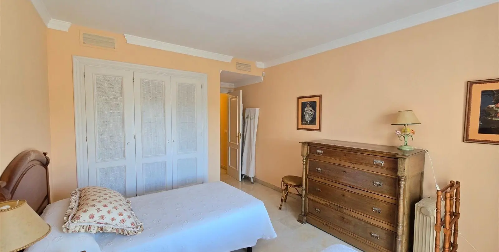 Venta de apartamento en planta baja en La Quinta 40