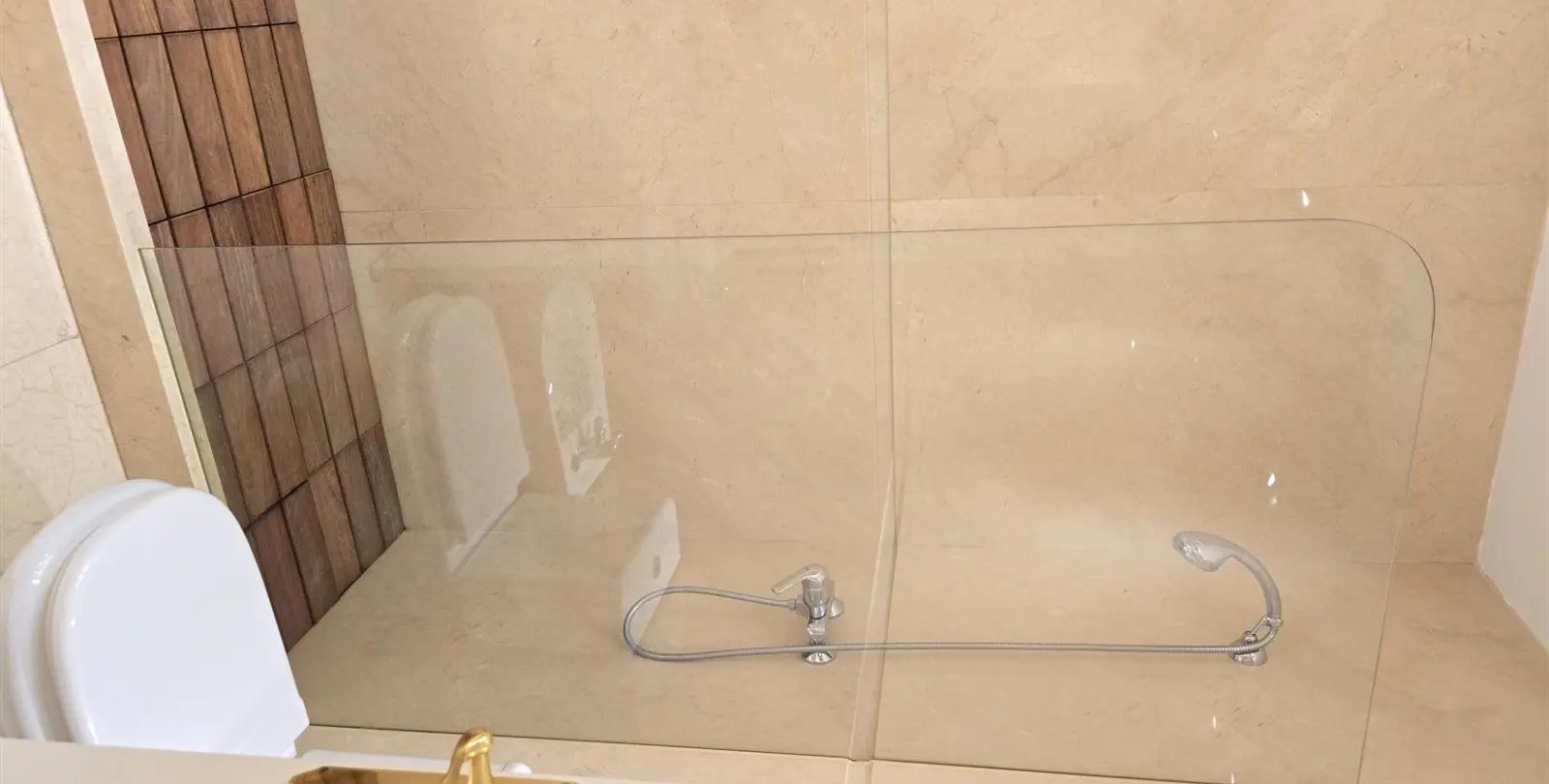 Venta de apartamento en planta baja en La Quinta 41