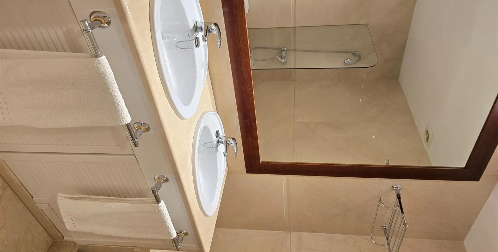 Venta de apartamento en planta baja en La Quinta 42