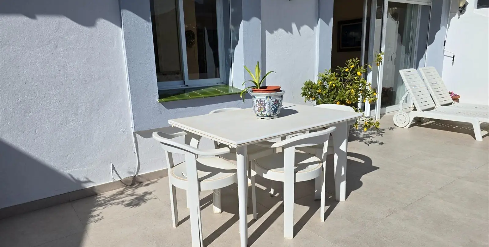 Venta de apartamento en planta baja en La Quinta 44