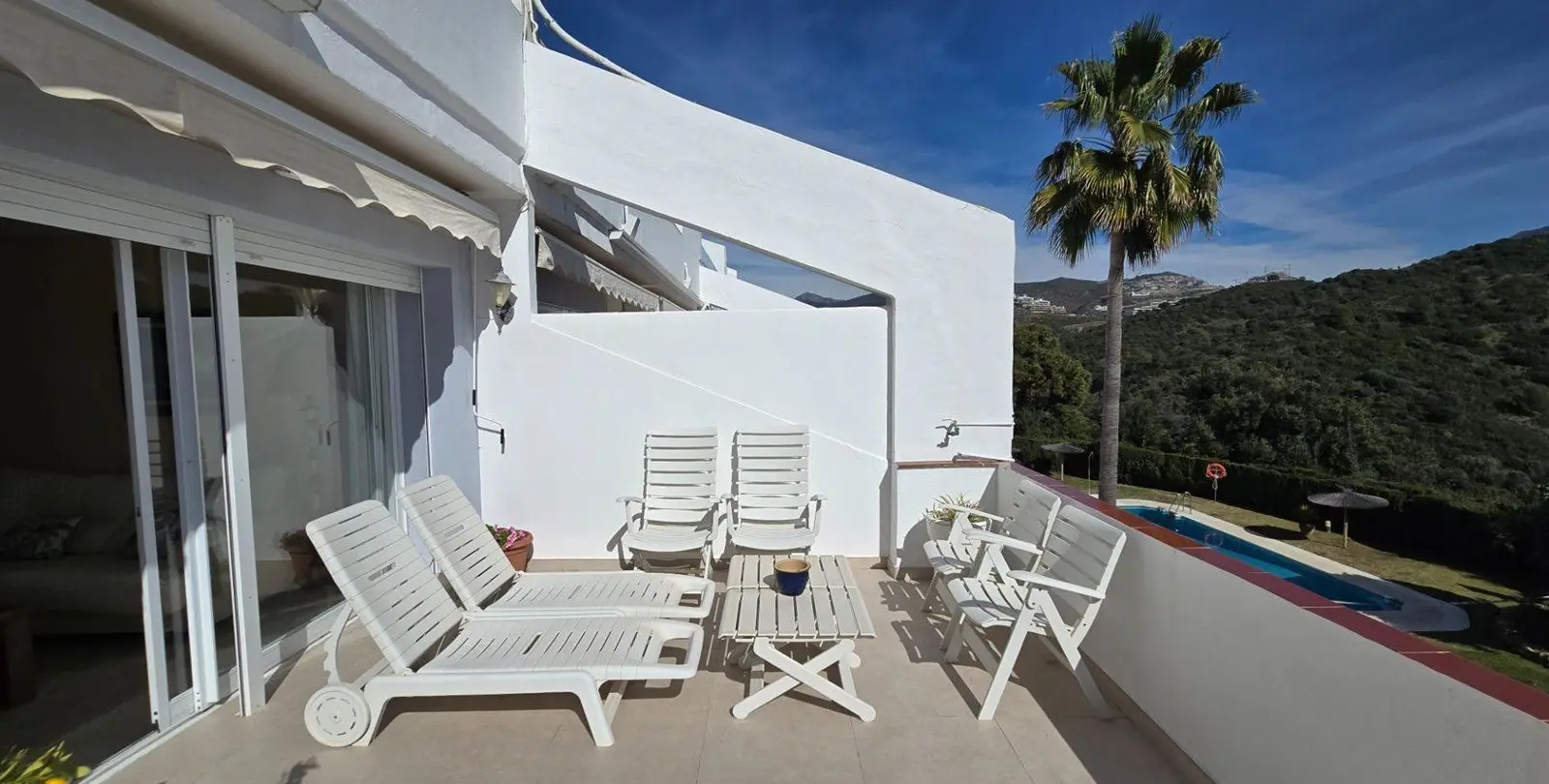 Venta de apartamento en planta baja en La Quinta 45