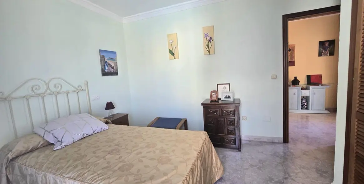Продажа  отдельно стоящей виллы в Puerto de la Torre 8
