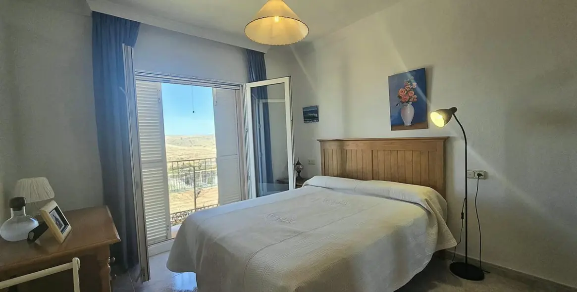 Продажа  отдельно стоящей виллы в Puerto de la Torre 10