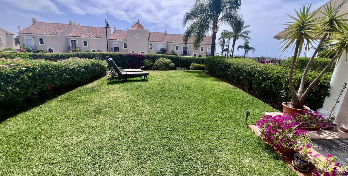 Venta de adosado en El Paraiso 27