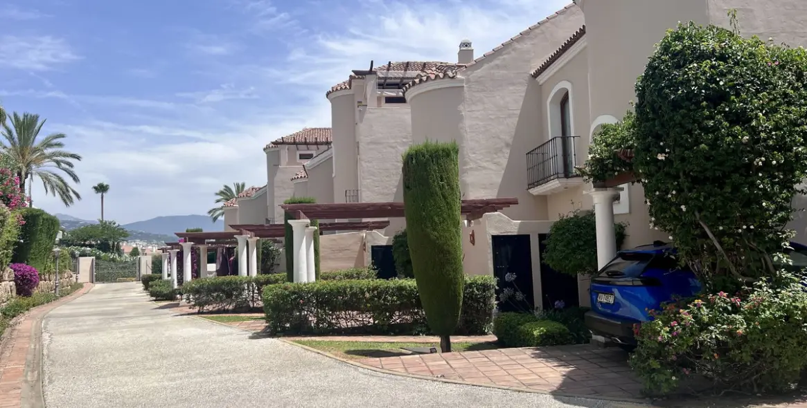 Venta de adosado en El Paraiso 30
