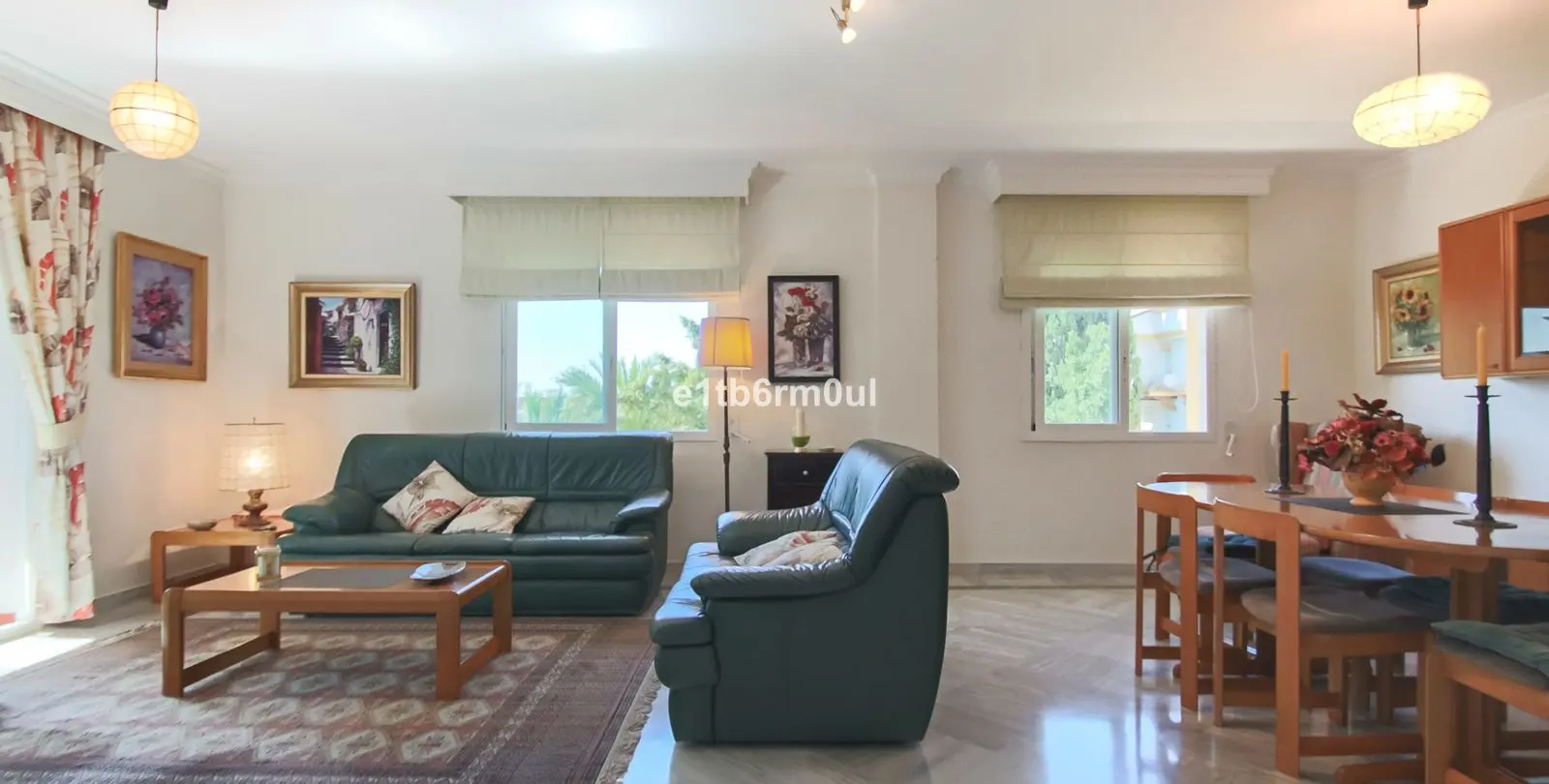 Sale of middle floor apartment in The Golden Mile 14
