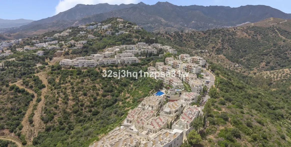 Продажа пентхауса в Altos de los Monteros 25
