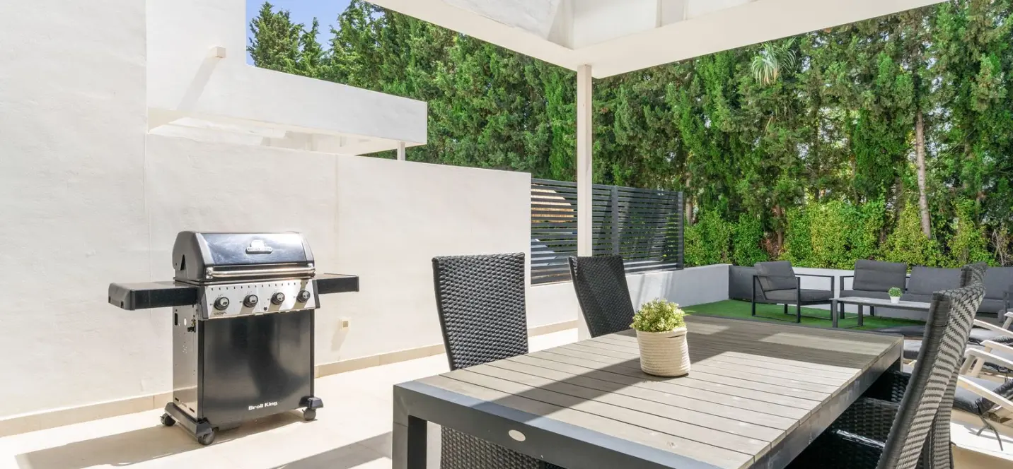 Sale of townhouse in Estepona 1