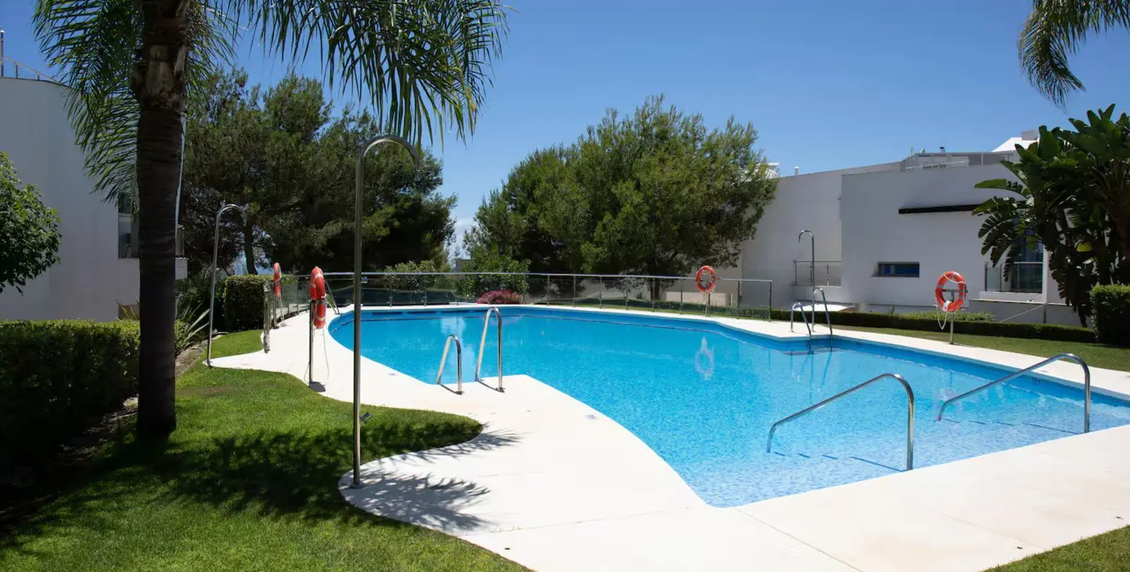 Sale of townhouse in Sierra Blanca 3