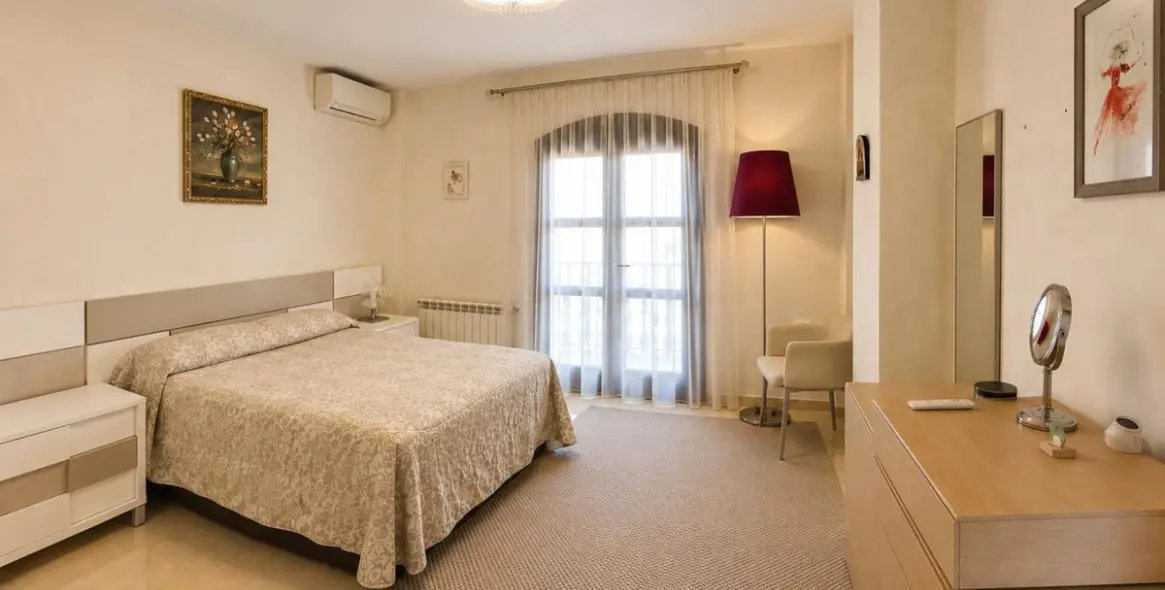 Venta de villa independiente en Guadalmina Alta 10