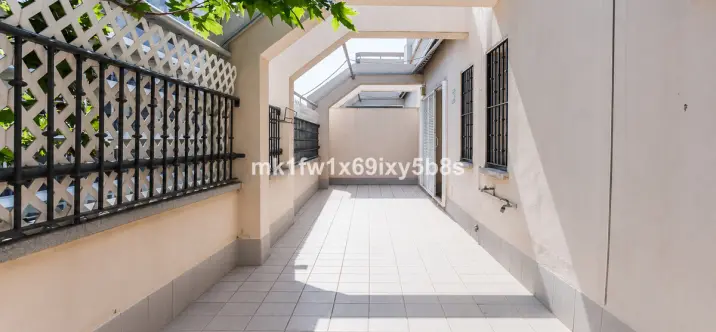 Venta de apartamento en planta media en Marbella 3