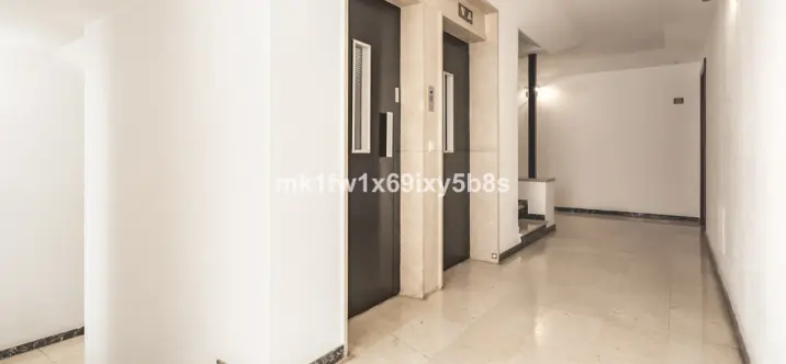 Venta de apartamento en planta media en Marbella 4