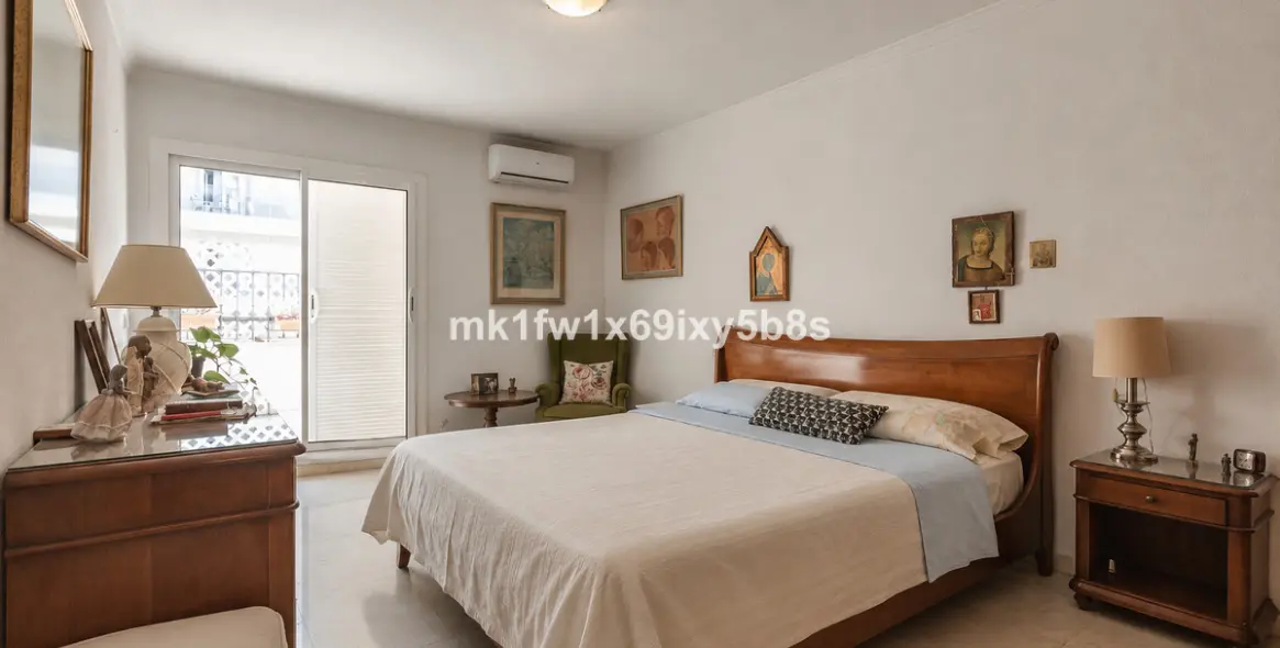 Venta de apartamento en planta media en Marbella 21