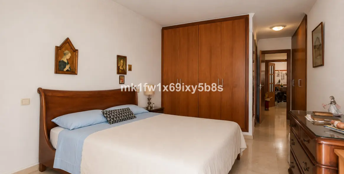 Venta de apartamento en planta media en Marbella 22