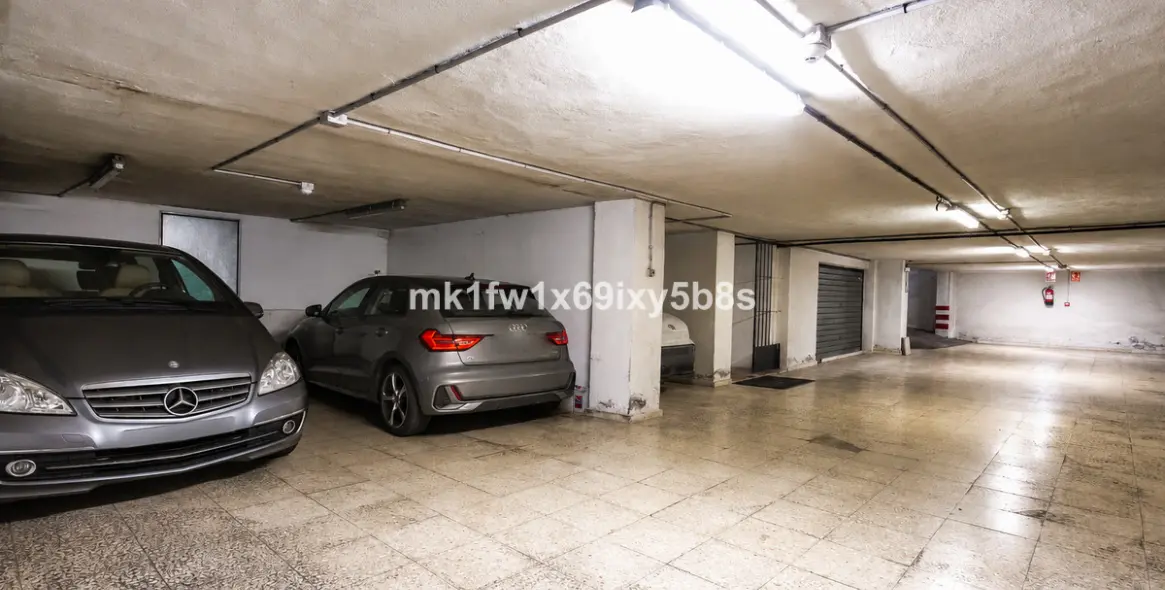 Venta de apartamento en planta media en Marbella 37