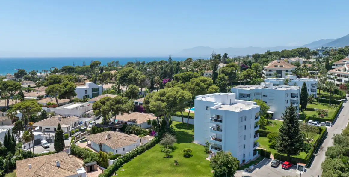 Venta de ático en Los Monteros 28